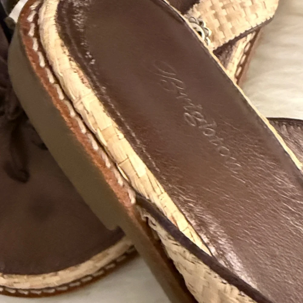 Brighton Brown Butterfly Embellished Women's Sandals🔥 - Picture 9 of 10